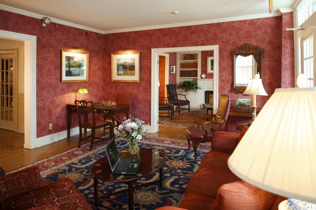 Green Mountain Inn Стоу Экстерьер фото